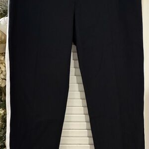 Women’s St. John sz 4 Black Pants w/ White stripee down side. Ankle length